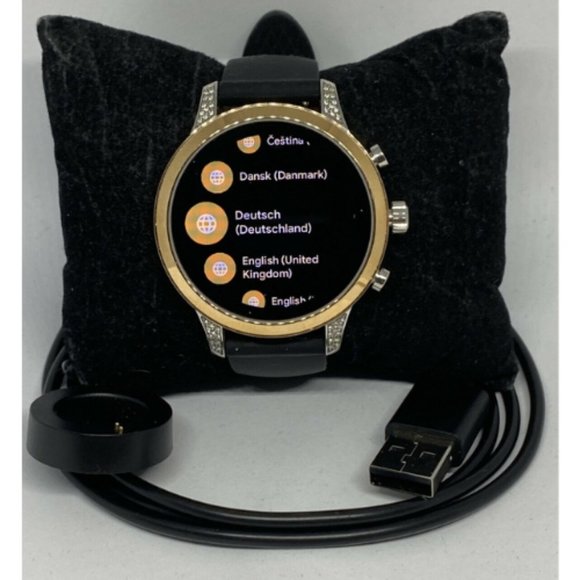 Michael Kors Access Runway Gen 4 Display Smartwatch MKT5052  Michael Kors Gen 4 Gold Smart Watch MKT5052 LT103